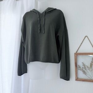 Calvin Klein Jeans Green Boxy Cropped Hoodie with wide sleeves Womens Size Large